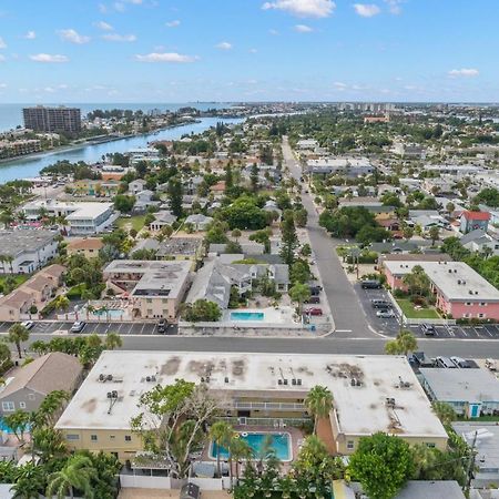 Waves 18 Apartment St. Pete Beach Exterior photo