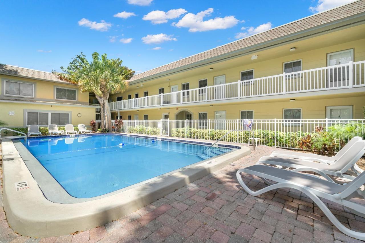 Waves 18 Apartment St. Pete Beach Exterior photo