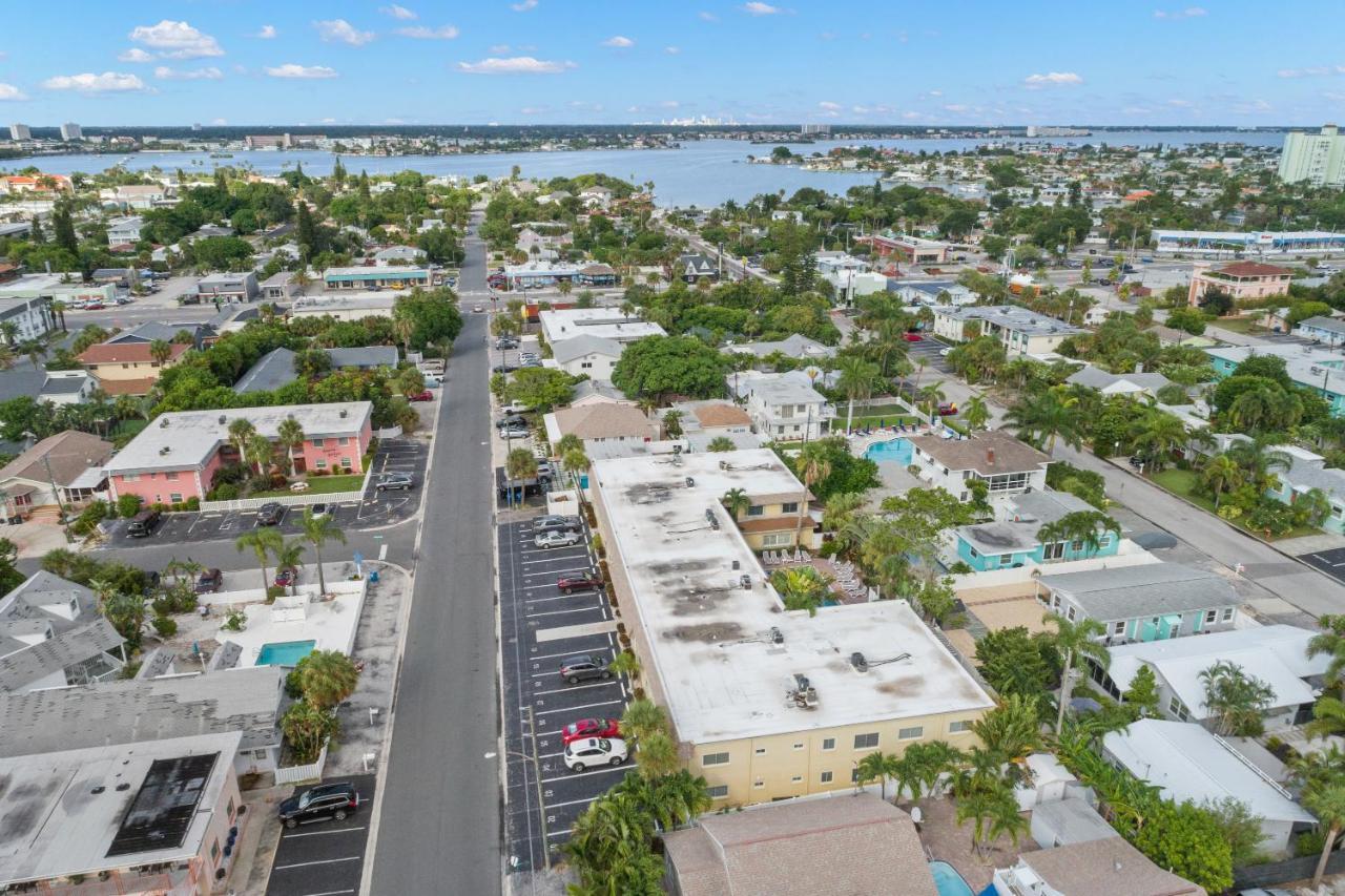 Waves 18 Apartment St. Pete Beach Exterior photo