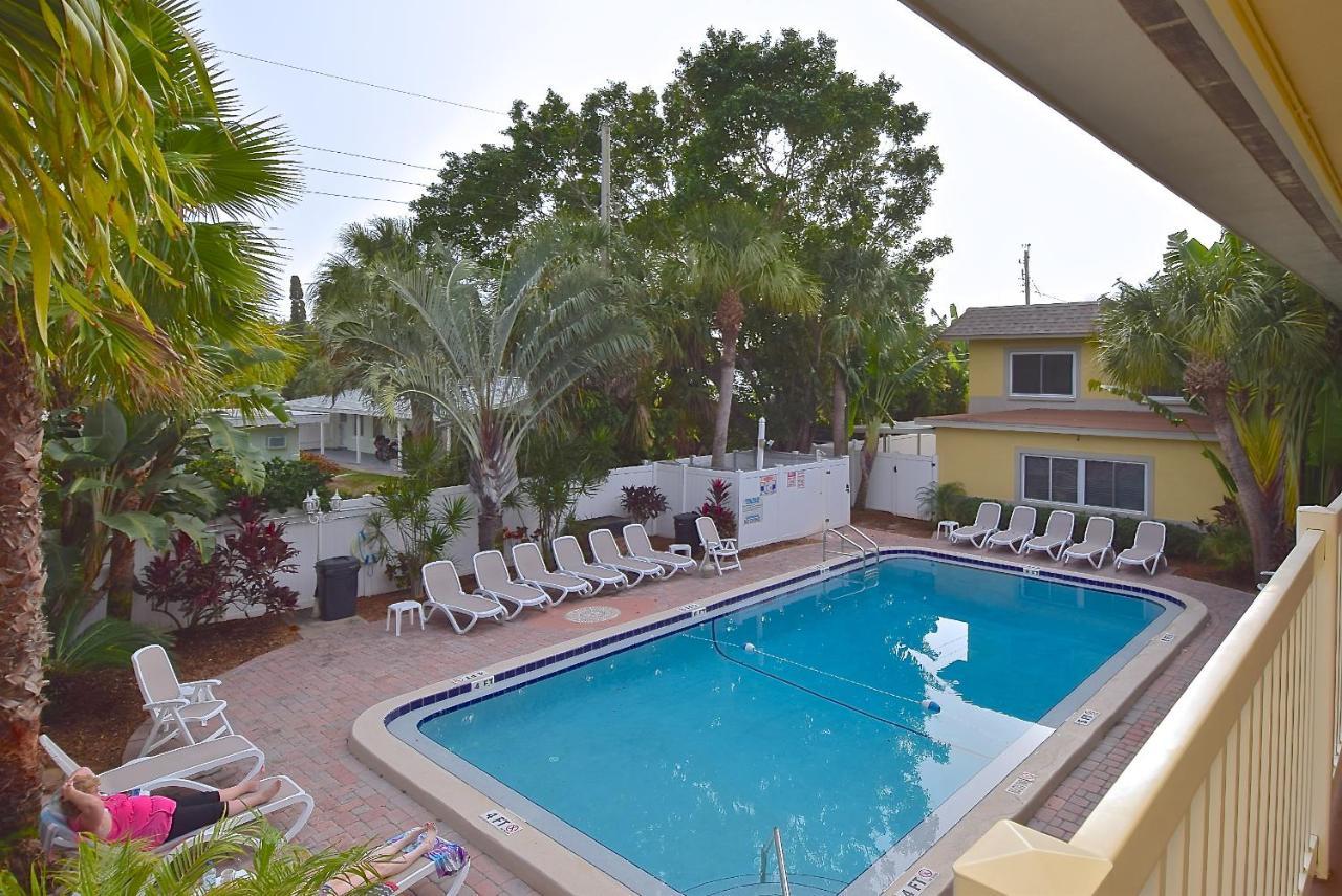 Waves 18 Apartment St. Pete Beach Exterior photo