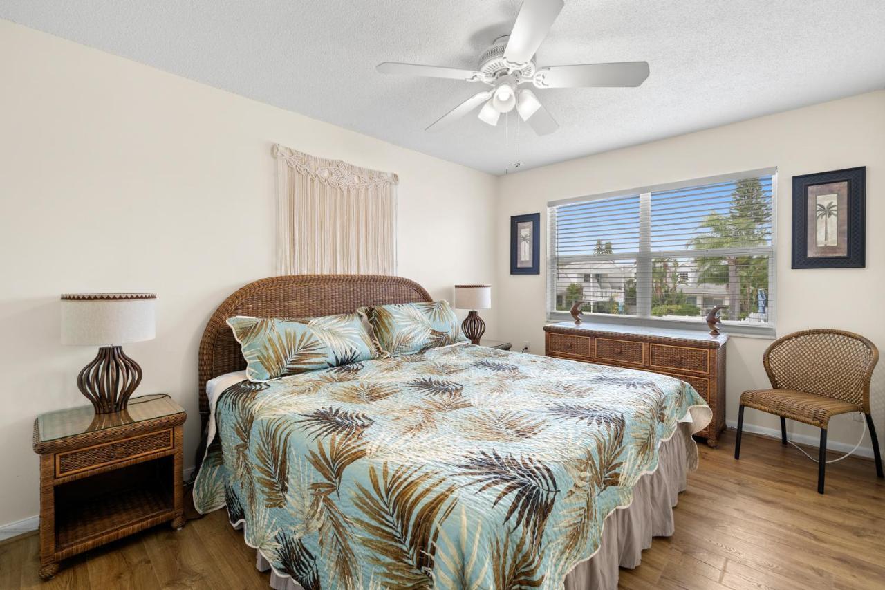 Waves 18 Apartment St. Pete Beach Exterior photo