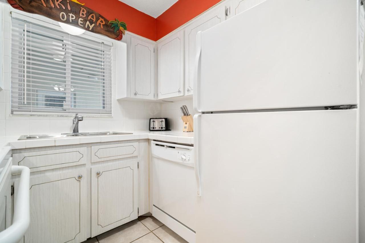 Waves 18 Apartment St. Pete Beach Exterior photo