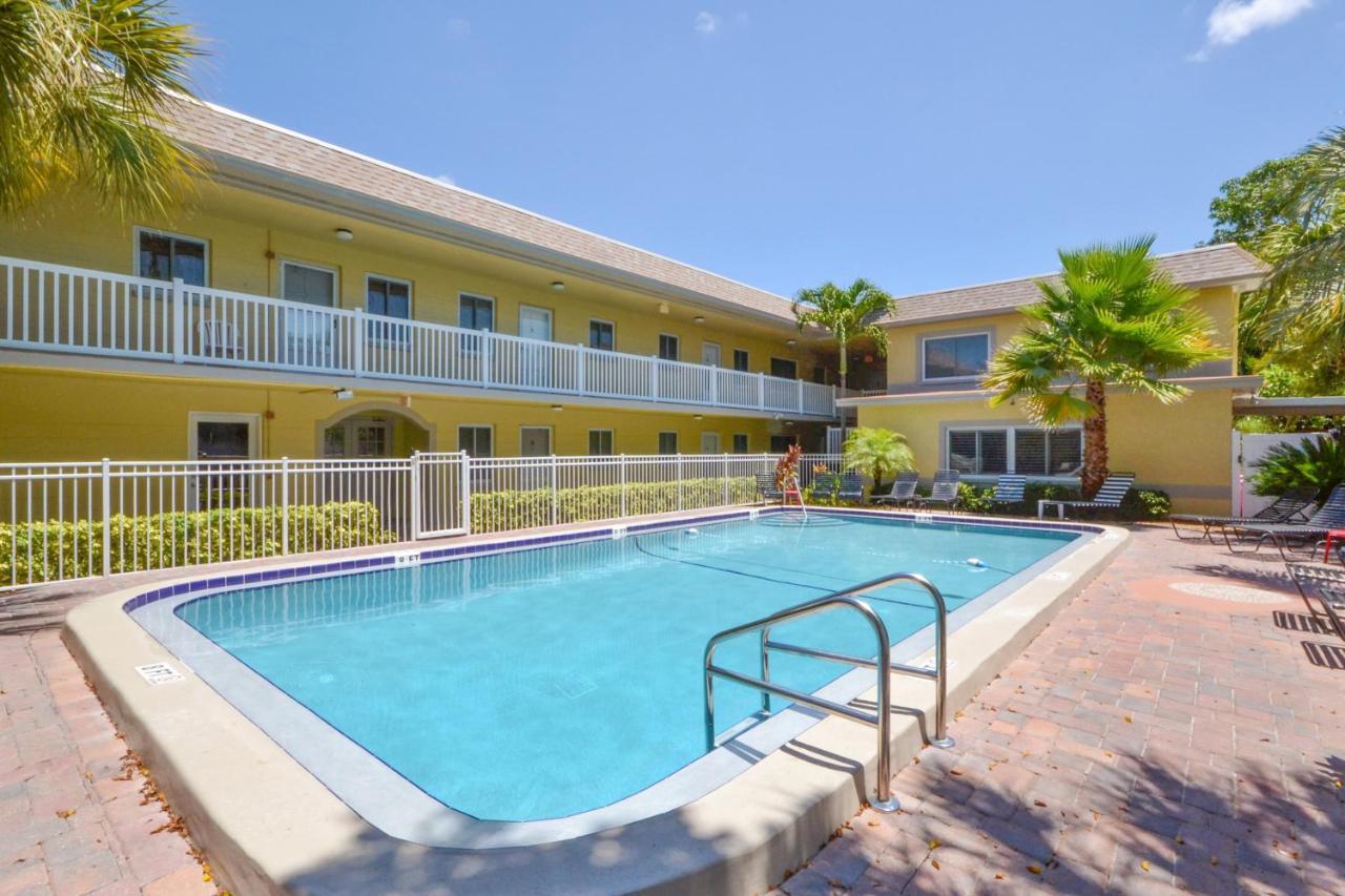 Waves 18 Apartment St. Pete Beach Exterior photo