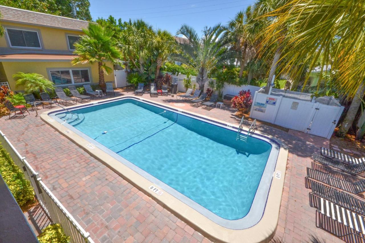 Waves 18 Apartment St. Pete Beach Exterior photo